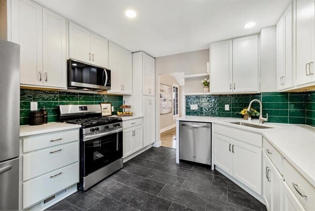Building Photo - 1500 E Kensington Blvd