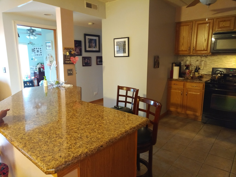Kitchen - 6560 W Diversey Ave