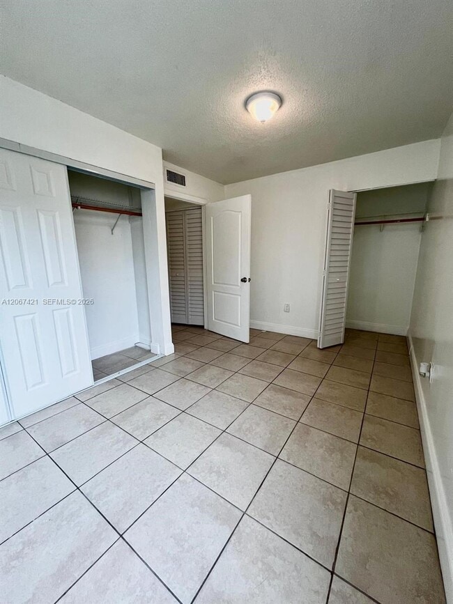 Building Photo - 6023 SW 69th St