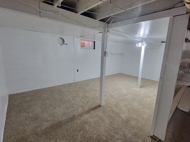 Building Photo - 2 BEDROOM AND 1 BATH NEXT TO UNM CAMPUS