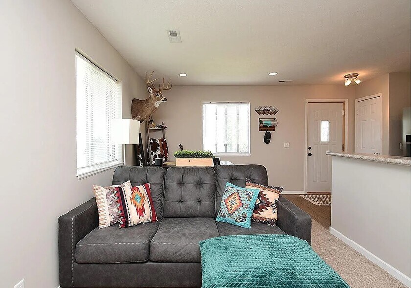 Building Photo - 345 Spruce St