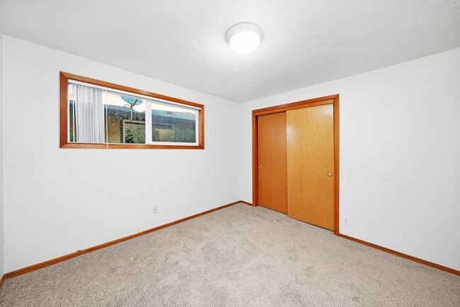 Building Photo - Remodeled 3 bedroom with washer & dryer hook ups