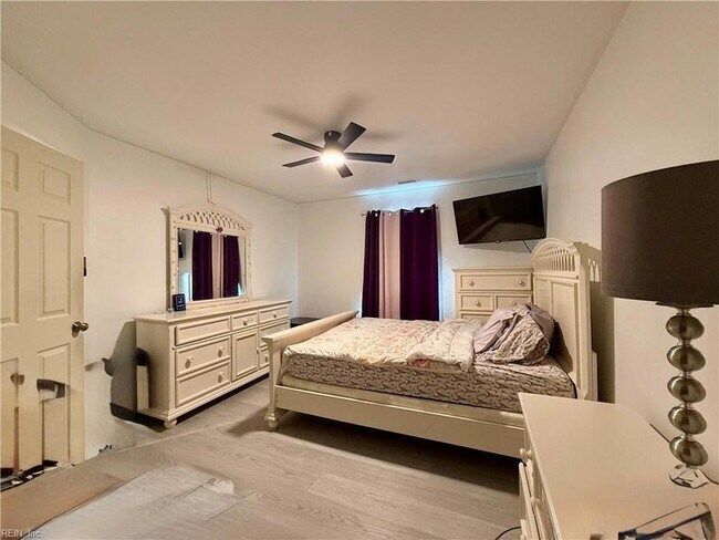 Building Photo - 2012 Springside Ct