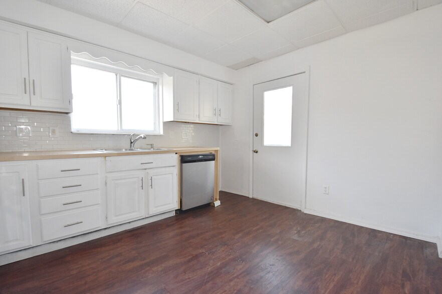 Building Photo - 4229 Haldane St