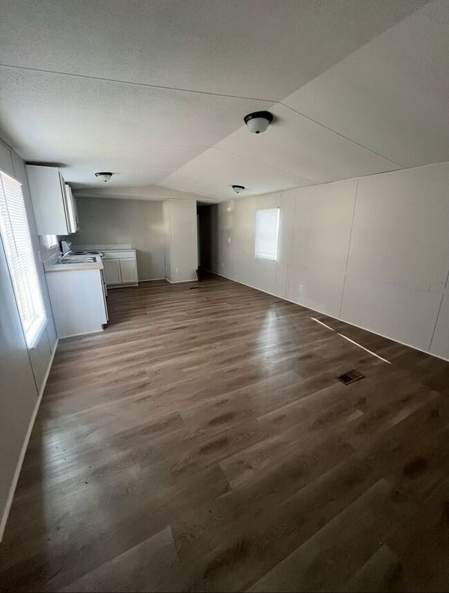 Building Photo - 2 Bed 1 Bath Home Located in Travelers Rest
