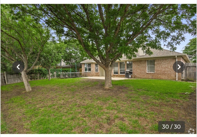 Building Photo - 2312 Charleston Dr