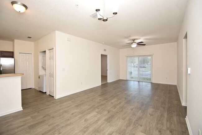 Building Photo - 2211 Golden Lake Loop