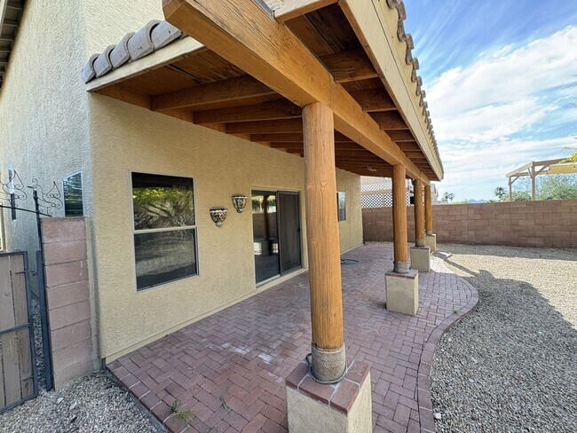 Building Photo - East side beauty 4 bedrooms