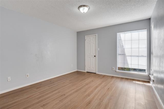 Building Photo - 9601 Forest Ln