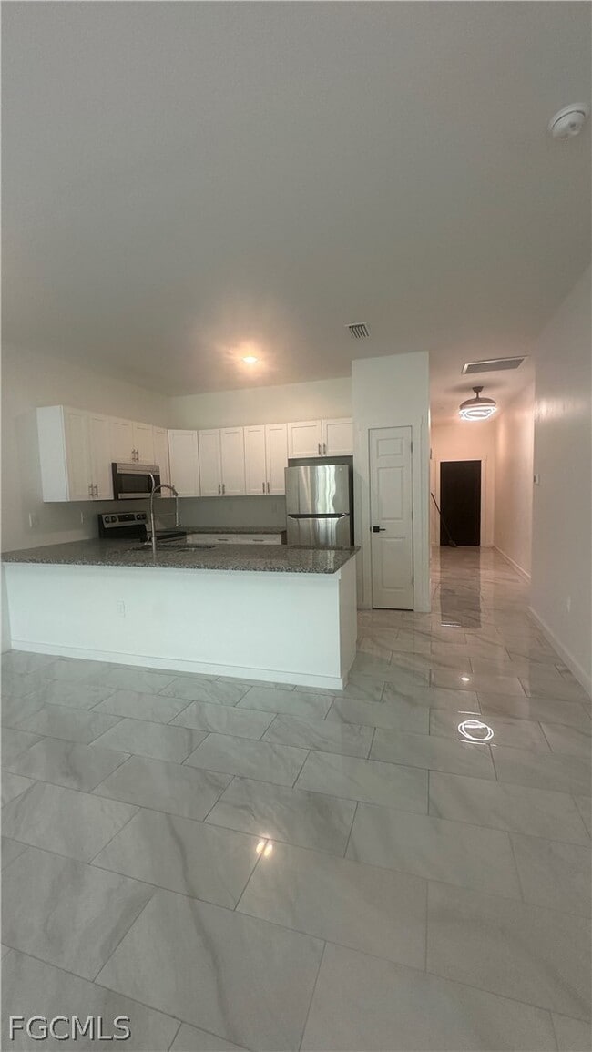 Building Photo - 4734 22nd St SW