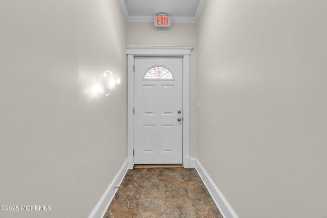 Building Photo - 525 Washington Blvd