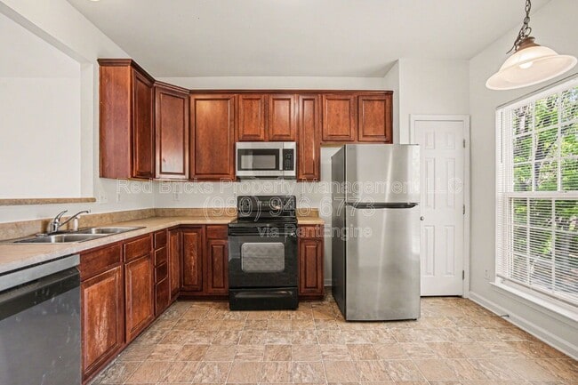 Building Photo - 15658 King Louis Ct