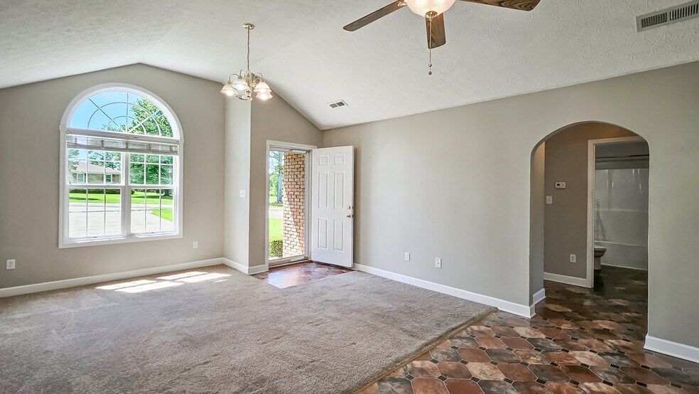 Building Photo - 14968 Cambridge Ln
