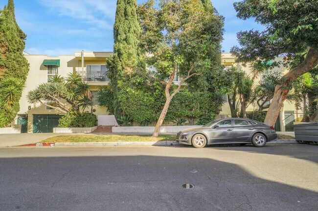 Building Photo - 540 Orlando