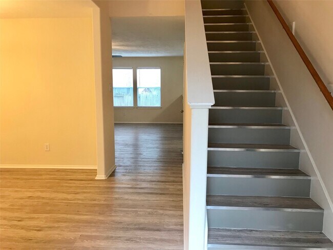 Building Photo - 115 S Vesper Bend Cir