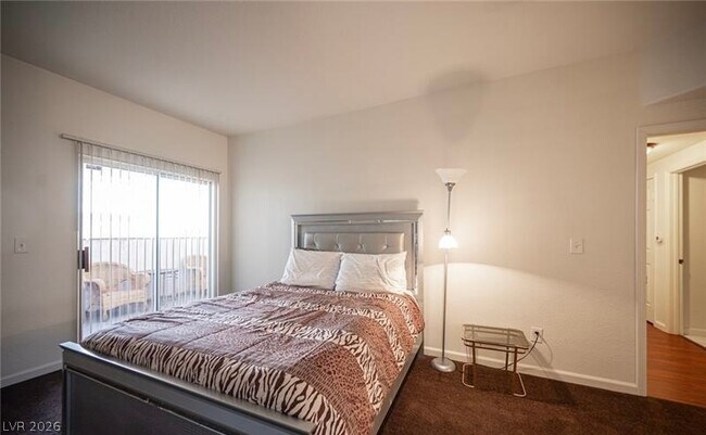 Building Photo - 6480 Annie Oakley Dr