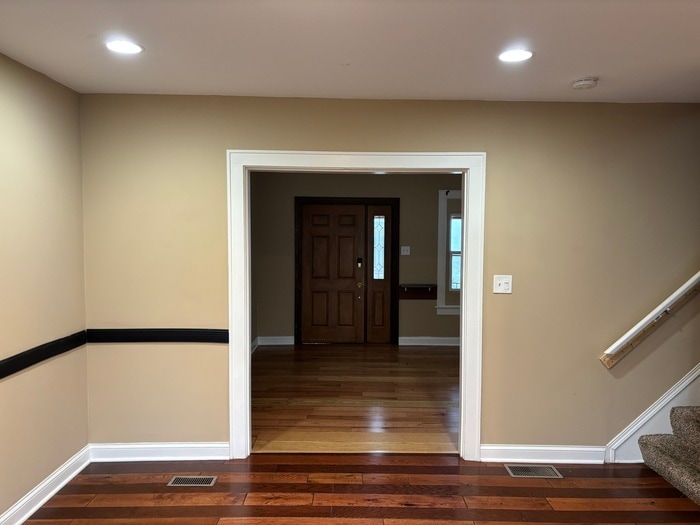 Building Photo - 73 N Oakley Ave