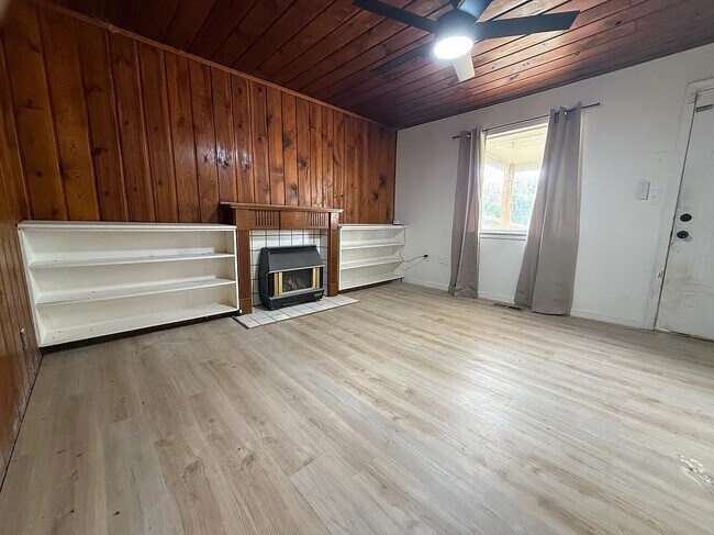 Building Photo - 810 N 12th St