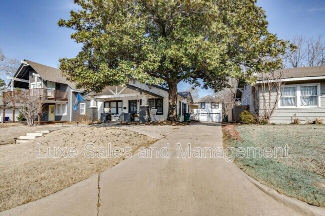 Building Photo - 119 NW 27th St