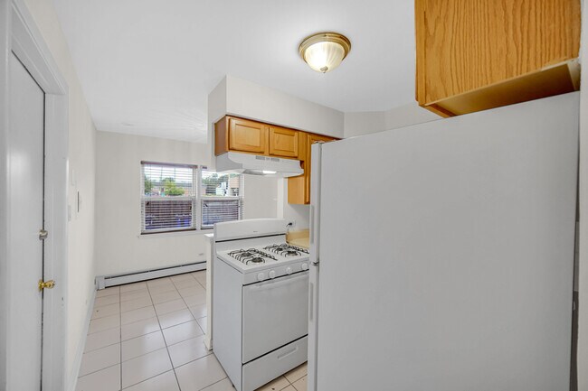 Building Photo - 2342 W 111th St