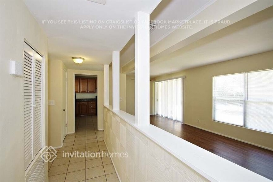 Building Photo - 717 Baywood Dr