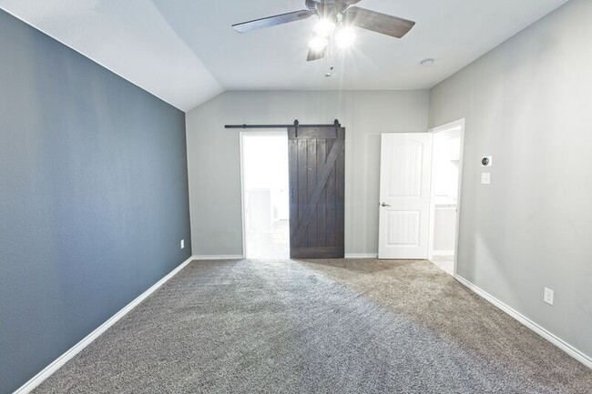 Building Photo - 1713 Cattleman St