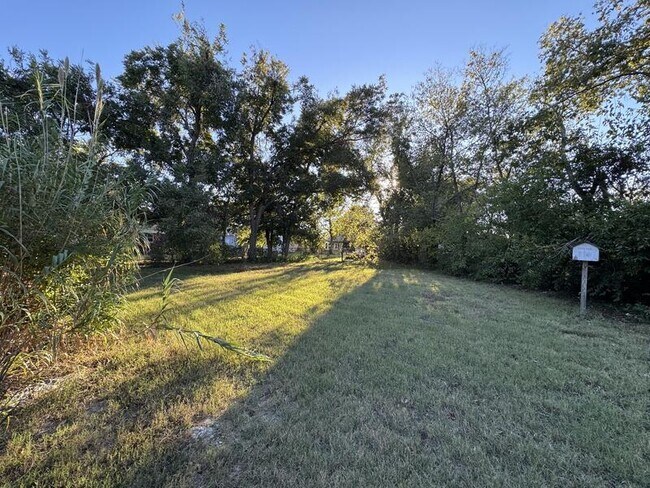 Building Photo - 3212 Ardyce Dr
