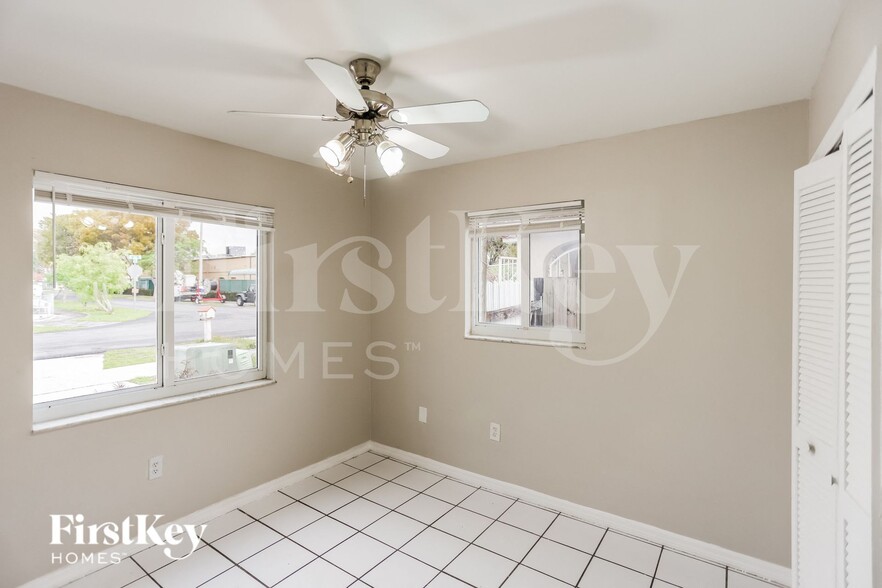 Building Photo - 6914 W 24th Ln