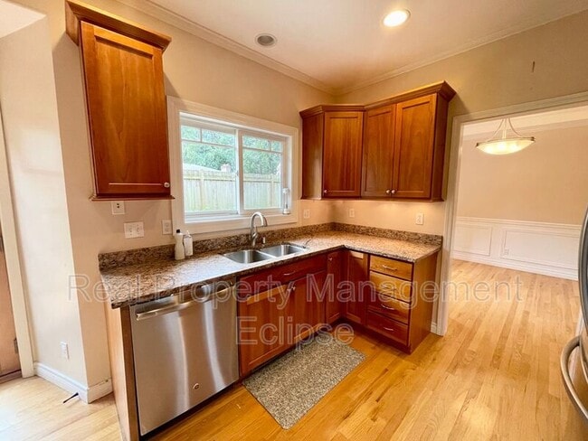 Building Photo - 315 N 155th St