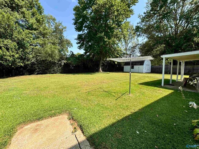Building Photo - 1005 San Ramon Ave SE