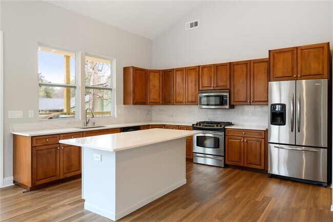 Building Photo - 2295 Brandon Ct NE