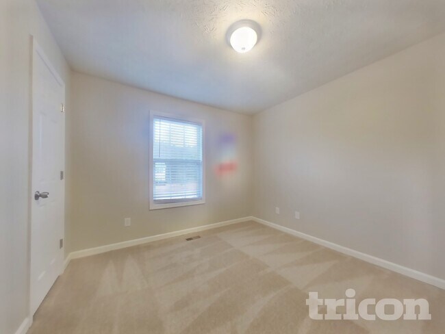 Building Photo - 217 White Pine Ln