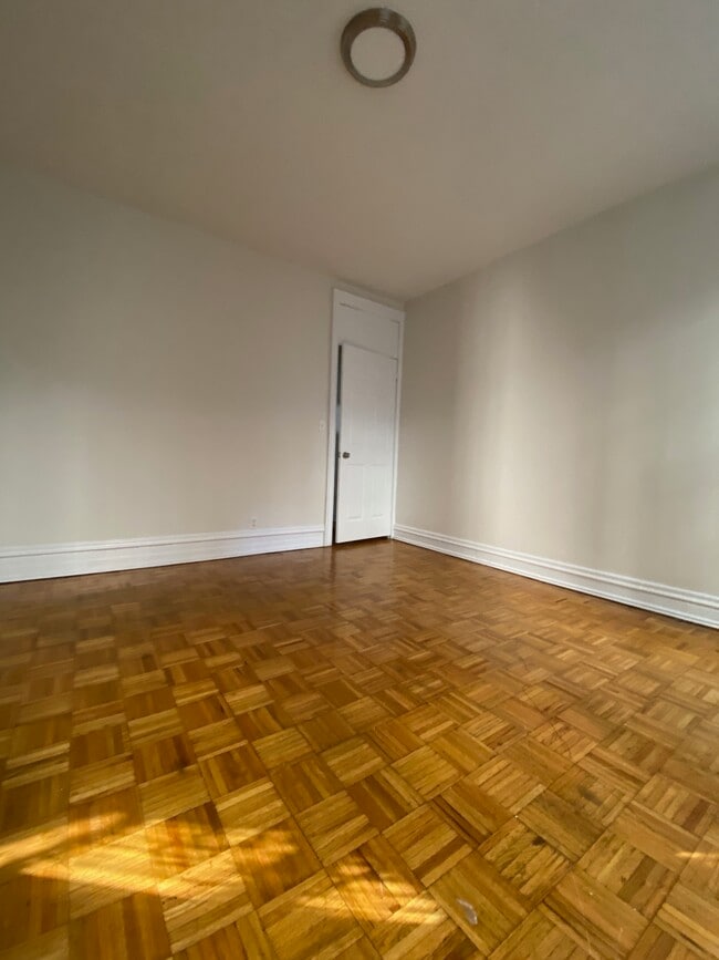 Bedroom - 975 Amsterdam Ave