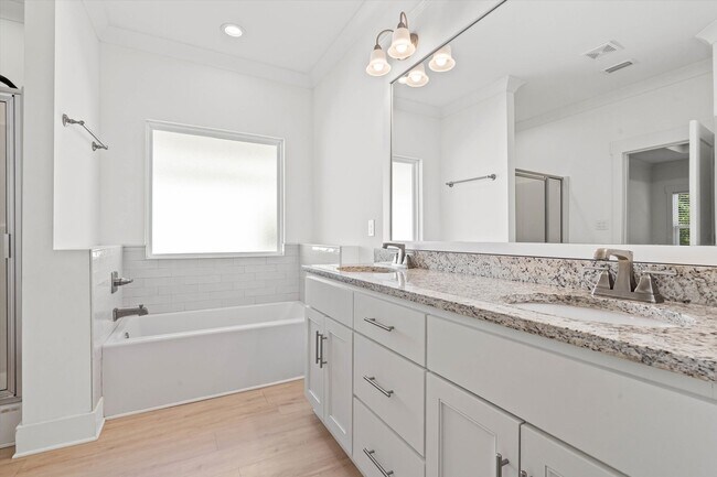 Building Photo - 655 Norman Ln