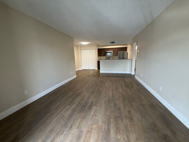 Building Photo - 5321 Summerlin Woods Dr