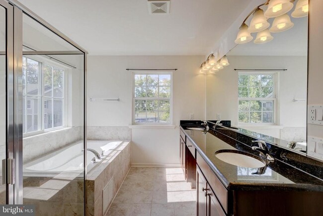 Building Photo - 101 Pearce Ln