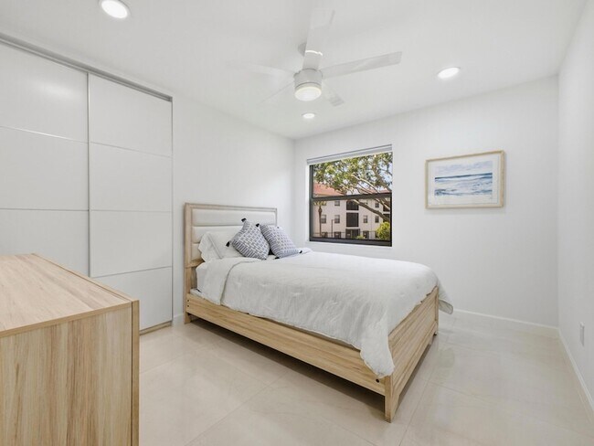 Building Photo - 5157 Floria Way