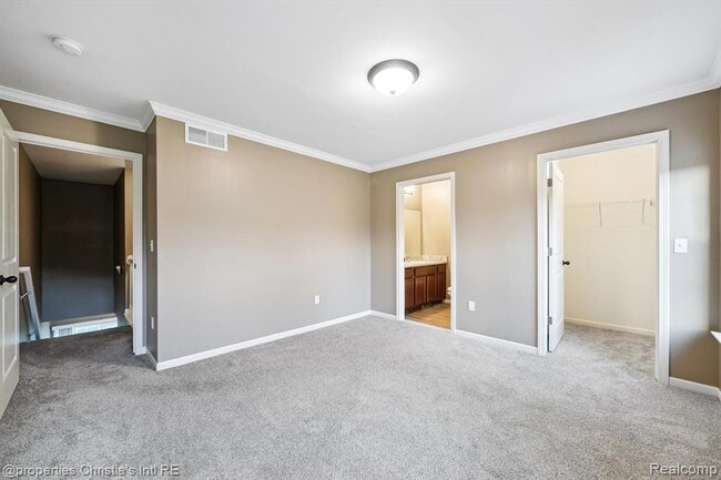 Building Photo - 22051 Parkview Dr