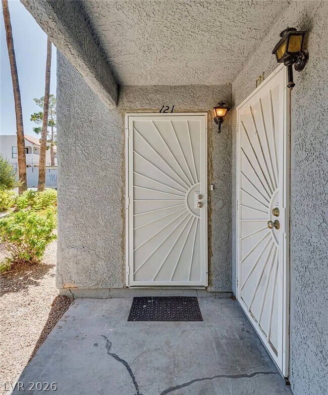 Building Photo - 5175 Caliente St