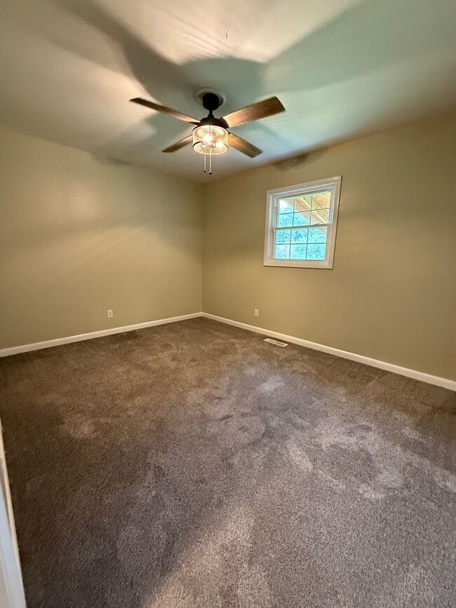 Building Photo - 300 Talbert Dr