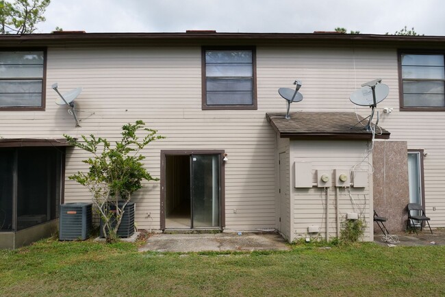 Building Photo - Decatur St Units