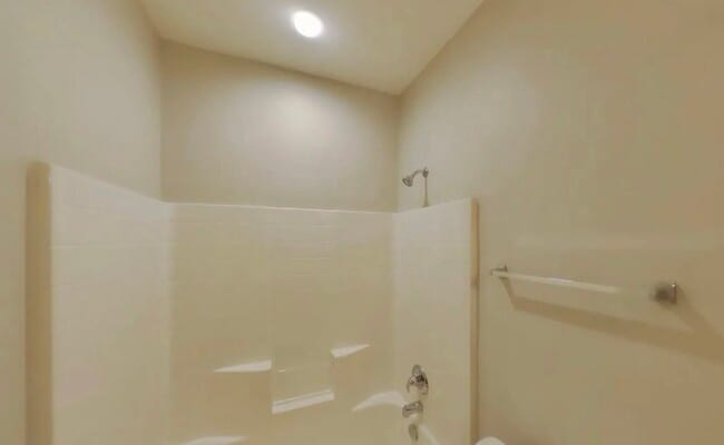 Building Photo - Inviting 3-Bedroom Home with Lush Garden & Natural Light