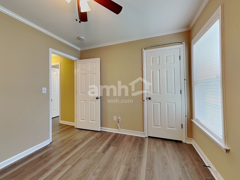 Building Photo - 120 Sweetgum Dr