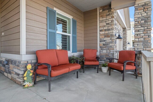 Building Photo - Gorgeous 5 Bed 3 Bath Home in North Loveland!