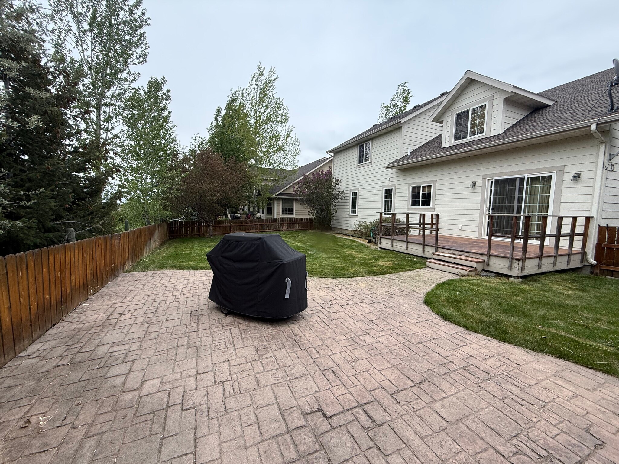 Building Photo - 983 New Holland Dr
