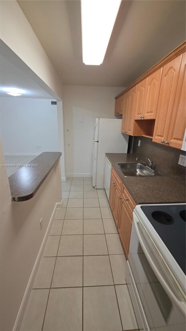 Building Photo - 5839 SW 74th Terrace