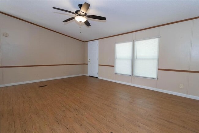 Building Photo - 400 Jefferson Dr