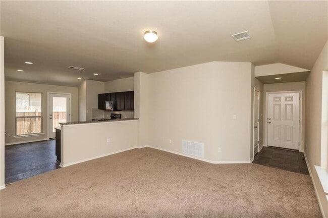 Building Photo - 12912 Tinker St