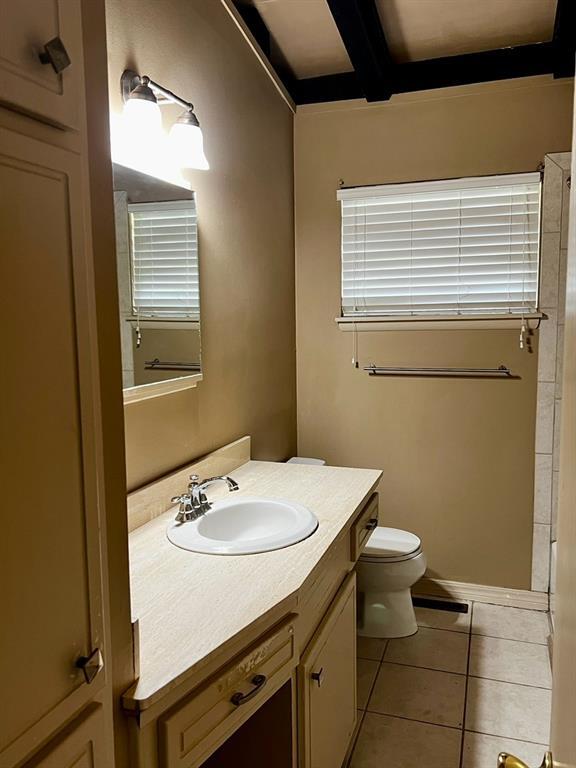 Building Photo - 818 W Timberdell Rd