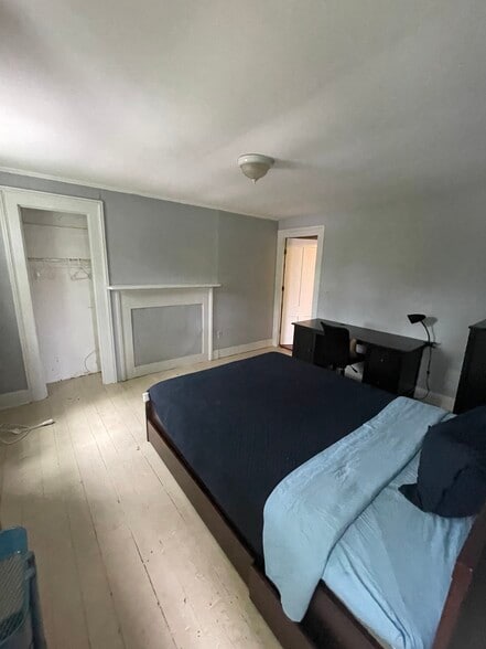 Building Photo - 215 Dwight St